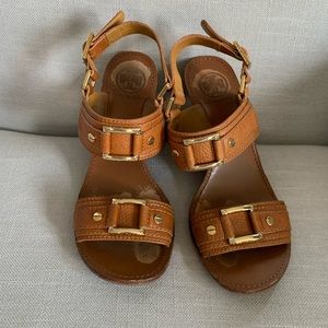 Tory Burch Camel Strappy Wedge Sandel 💯👌🏽